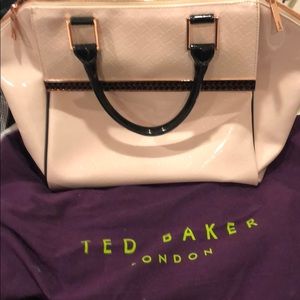 Tes Baker Tote medium to large size